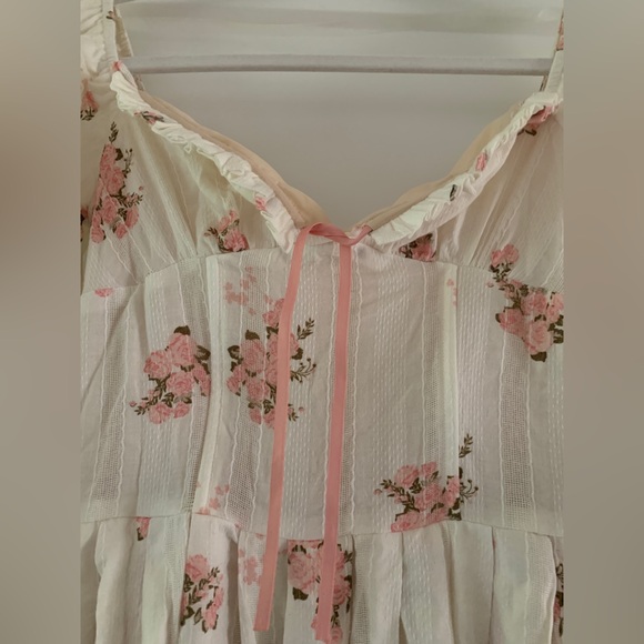 Lace Made floral dress size medium - Picture 5 of 8